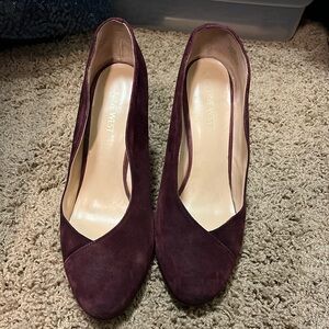 Nine West maroon velvet heels size 8